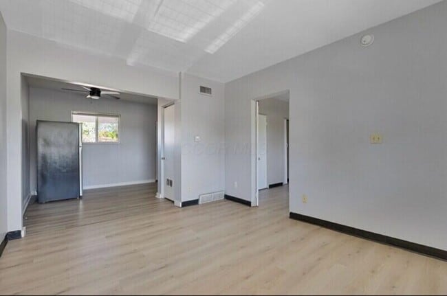 Foto del edificio - 464 E Norwich Ave