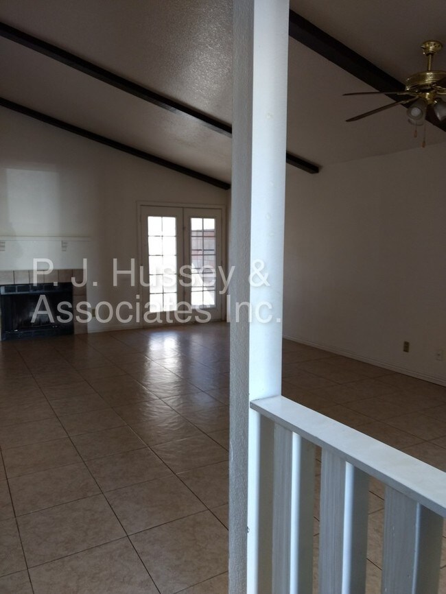 Building Photo - 4159 E Wayland Rd