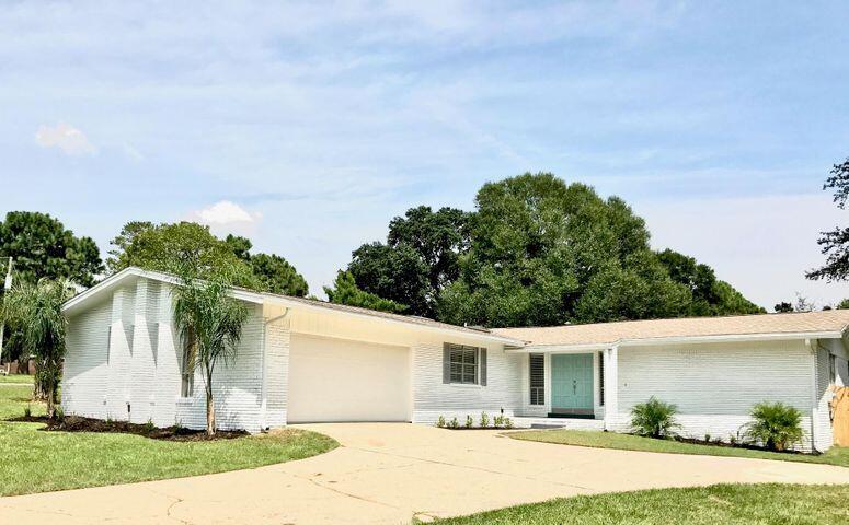 Primary Photo - 146 Poquito Rd