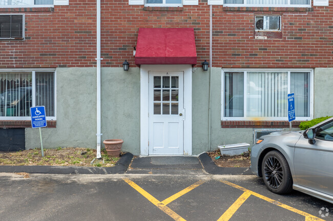 Entrance - Courtyard Apartments