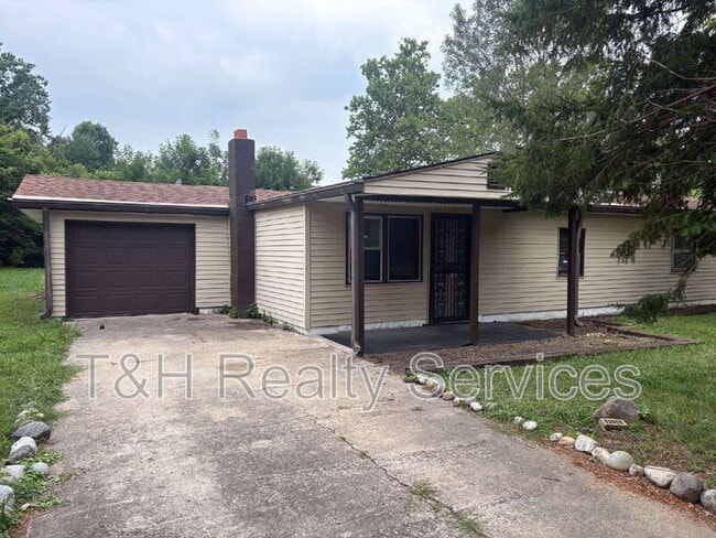 Building Photo - 3368 Clover Dr