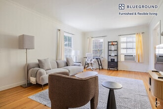 Building Photo - 136 S Roxbury Dr
