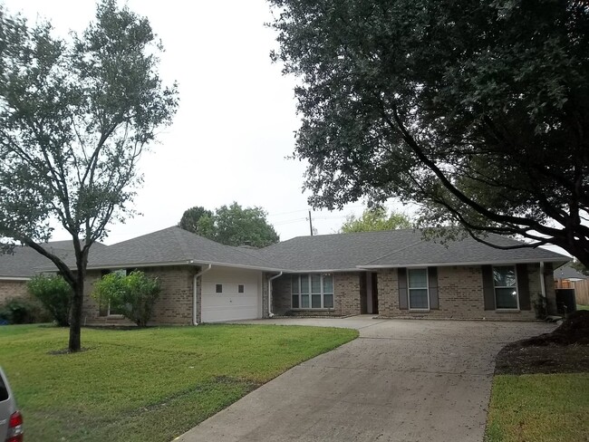 Building Photo - 3 BEDROOM, BELTON ISD