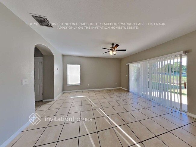 Building Photo - 8233 Crescent Moon Dr
