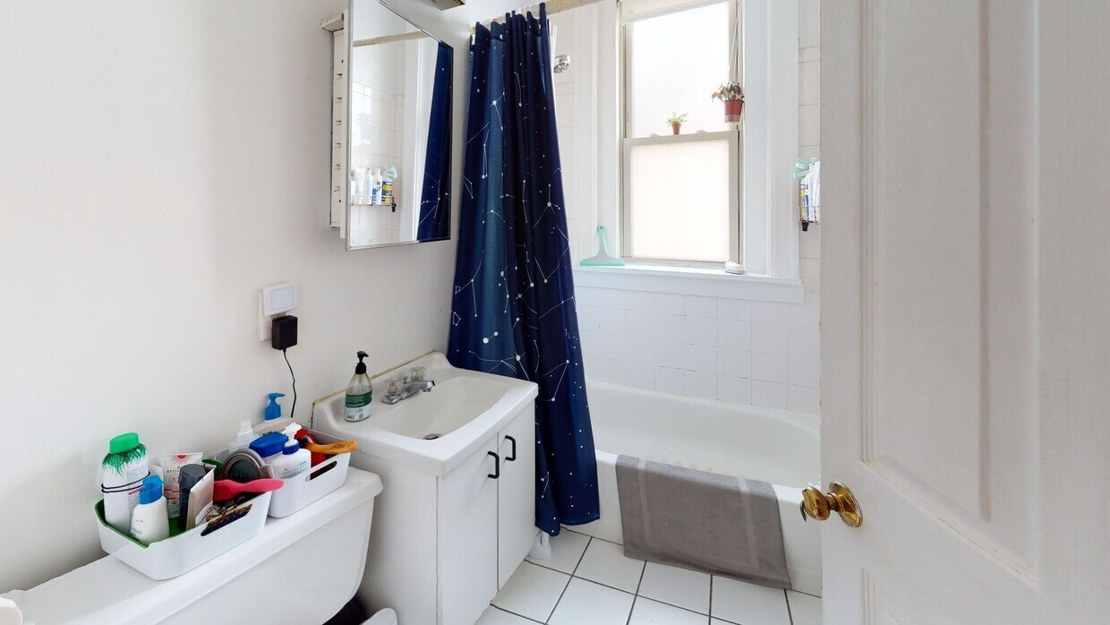 Building Photo - Spacious 1 bed 1 bath in Brighton