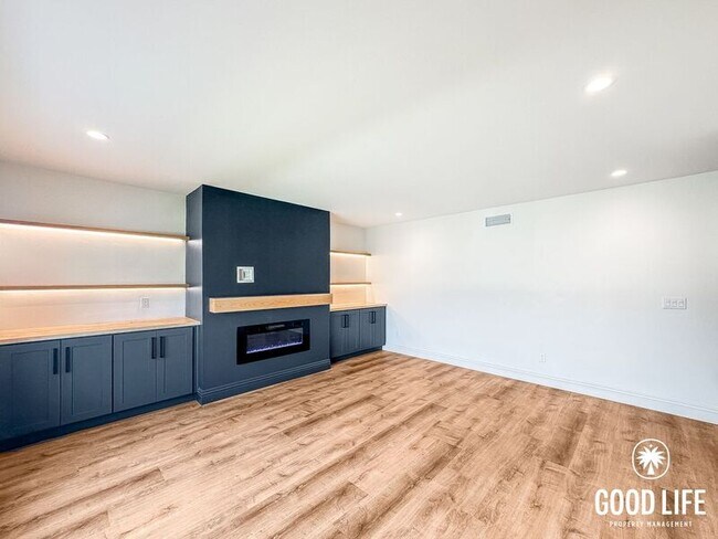 Building Photo - 731-731 Reef Dr