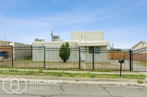 Primary Photo - NOW AVAILABLE! 420 68Th St Sw, Albuquerque...