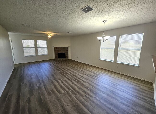 Foto del edificio - Single story 3 bedroom, 2 bathroom house- ...