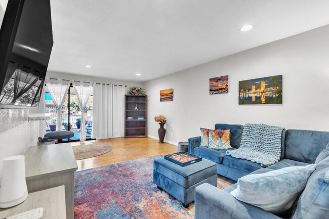 Foto del edificio - 2474 Larkspur Ln