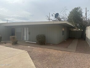Building Photo - 2028 W Cactus Rd