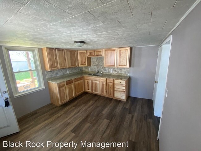 Building Photo - 3 br, 1 bath House - 226 E Water St