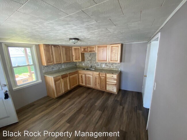 Foto del edificio - 3 br, 1 bath House - 226 E Water St