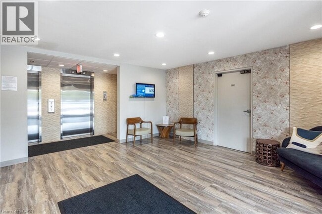 Photo du bâtiment - 200 Jamieson Pkwy