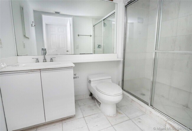 Foto del edificio - 3400 NE 192nd St