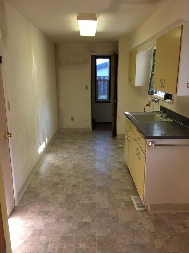 Building Photo - Spacious 4-Bedroom Home in Northwest Corvallis