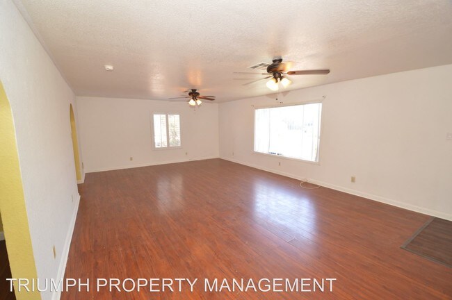 Building Photo - 3 br, 1 bath House - 4700 E Monroe Ave