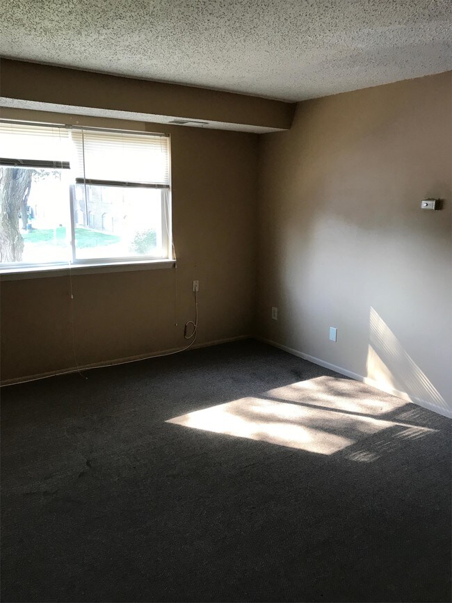 Building Photo - 11903 Tarragon Rd