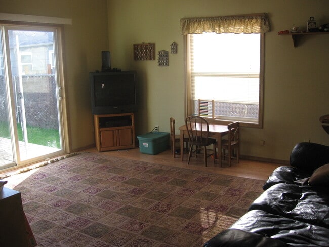 Building Photo - 7104 North Mears Street