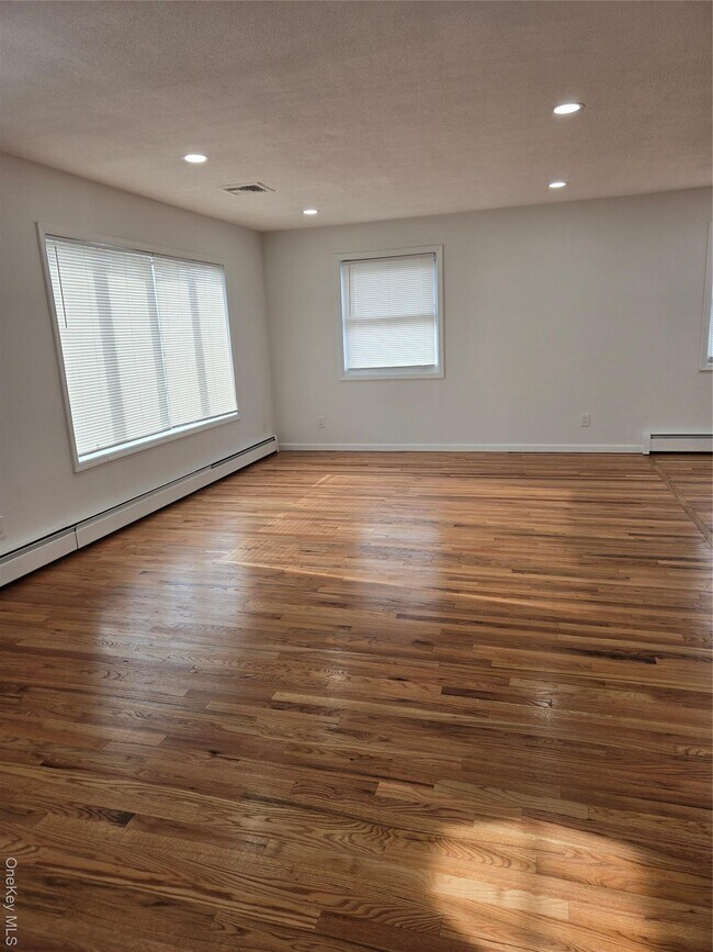 Foto del edificio - 25 Johnson Pl