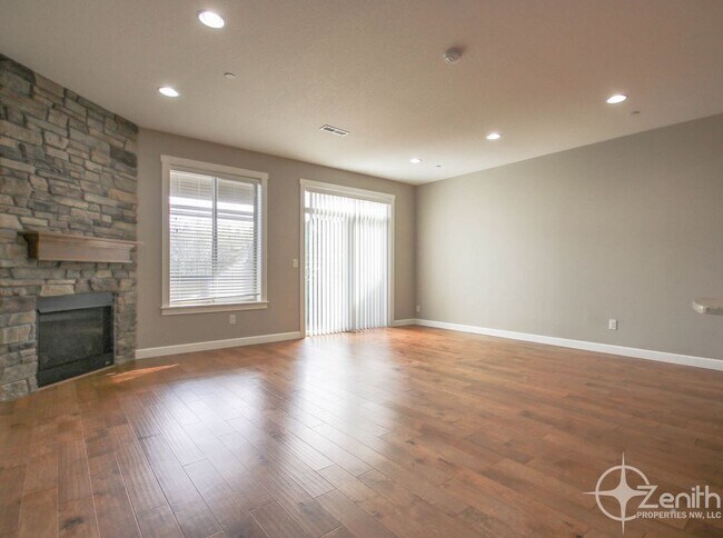 Foto del edificio - 4303 NW Sage Loop