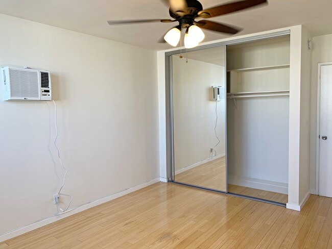 Foto del edificio - 1851 Winona Blvd Los Angeles CA 90027