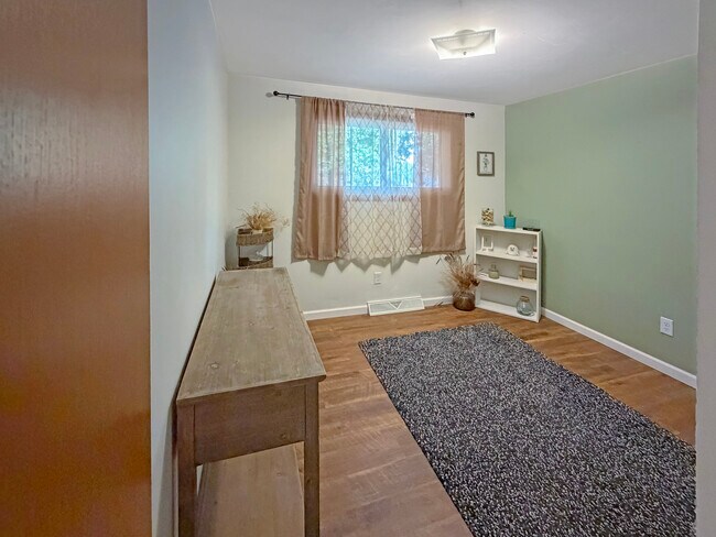 Building Photo - 440 Jerelyn Ct