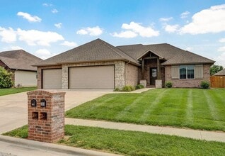 Building Photo - 308 W Arlington Dr