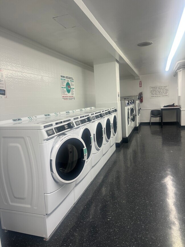 Building Photo - 3215 Avenue H