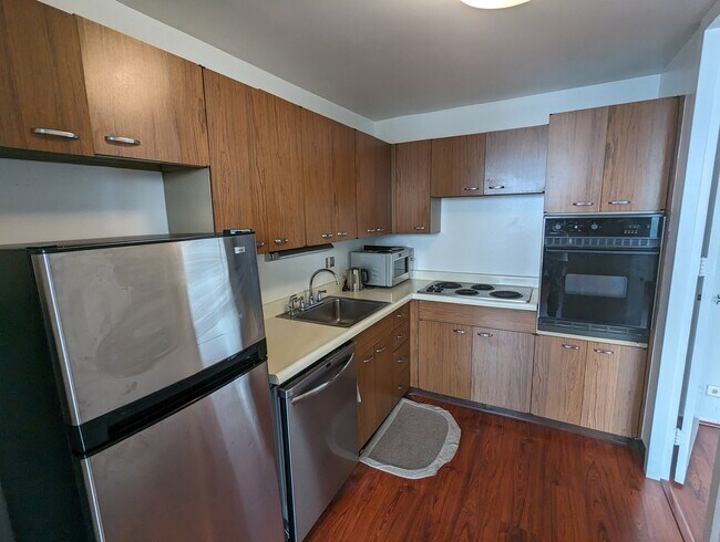 Foto del edificio - 1700 E 56th St