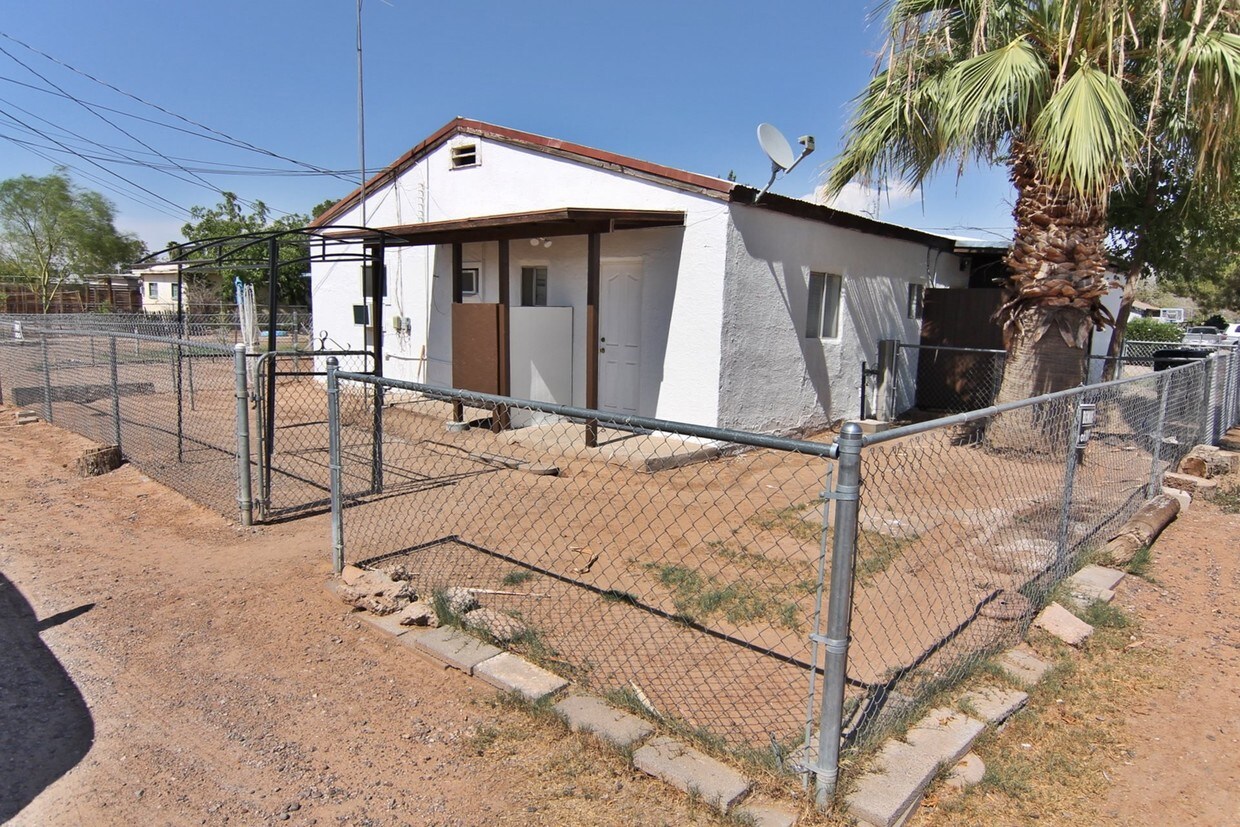 Unit C Elevation - 1008 S Main St