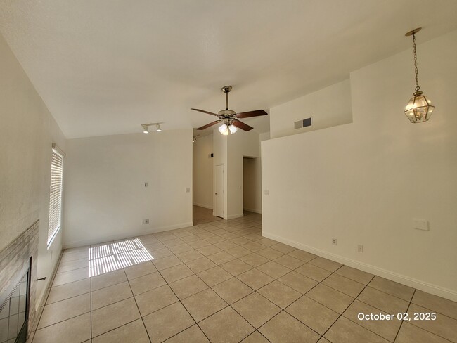 Building Photo - 1201 Olvera Way