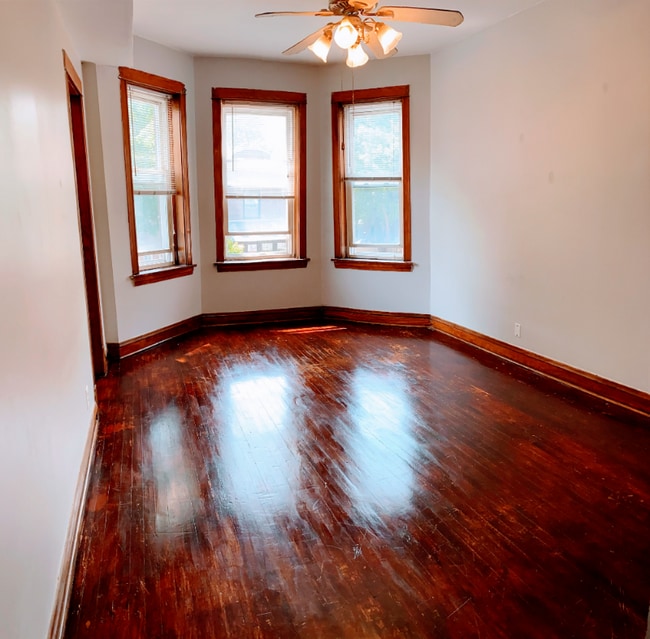 Photo - 3325 S Emerald Ave Apartment