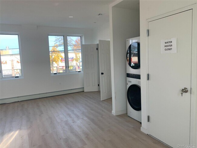 Foto del edificio - 258-16 Hillside Ave.