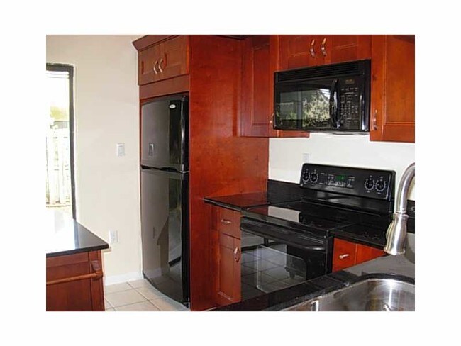 Building Photo - 15021 E Waterford Dr