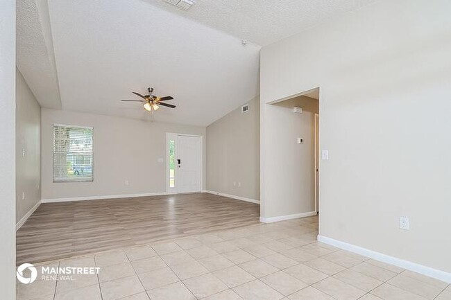 Building Photo - 4203 Sunny Land Dr, LAKELAND, FL 33813