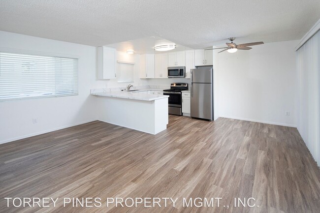 Building Photo - 3825 Riviera Dr