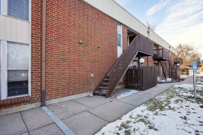 Foto del edificio - Updated 1 BR/1 BA Condo Great Location!