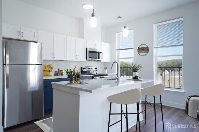 Building Photo - 18 W Main St