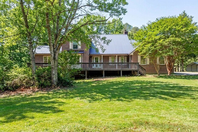 Foto del edificio - Beautiful 4 Bed 3.5 Bath Home on 20 Acres