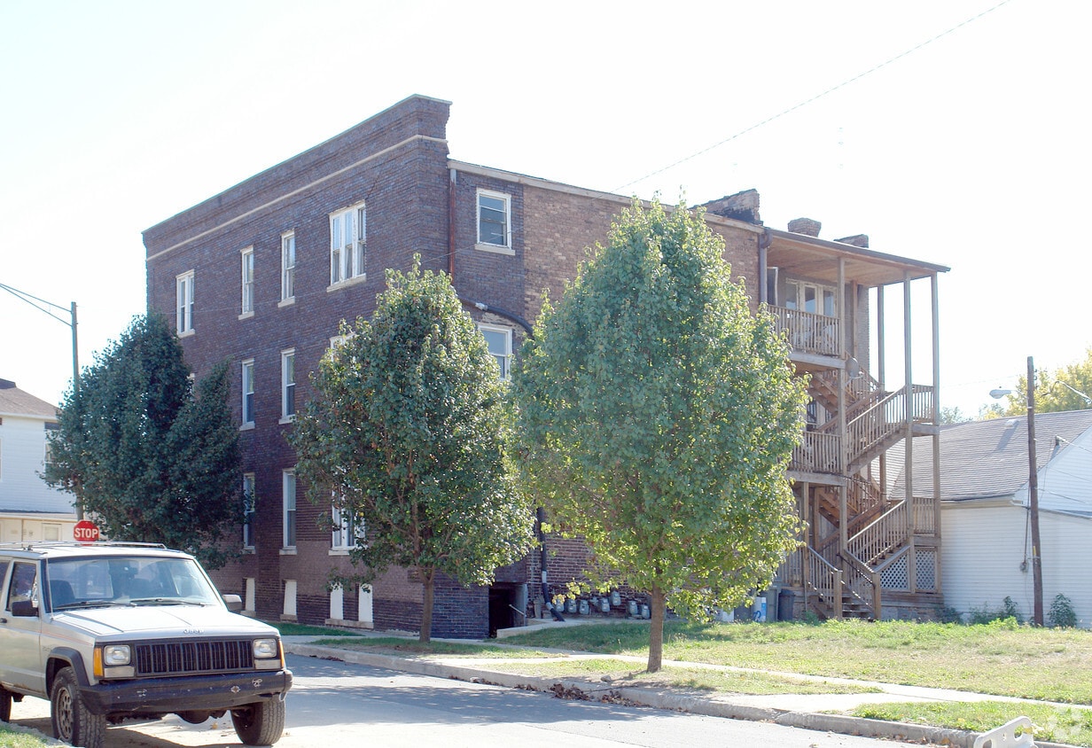 Building Photo - 144 N Arsenal Ave