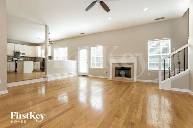 Building Photo - 413 Farmwood Way