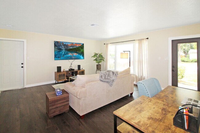Foto del edificio - Dorchester Dr, 348