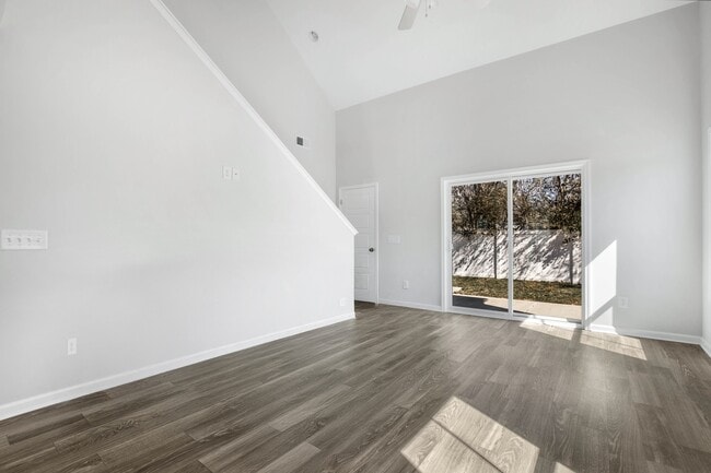 Building Photo - 100 Billy Robb St