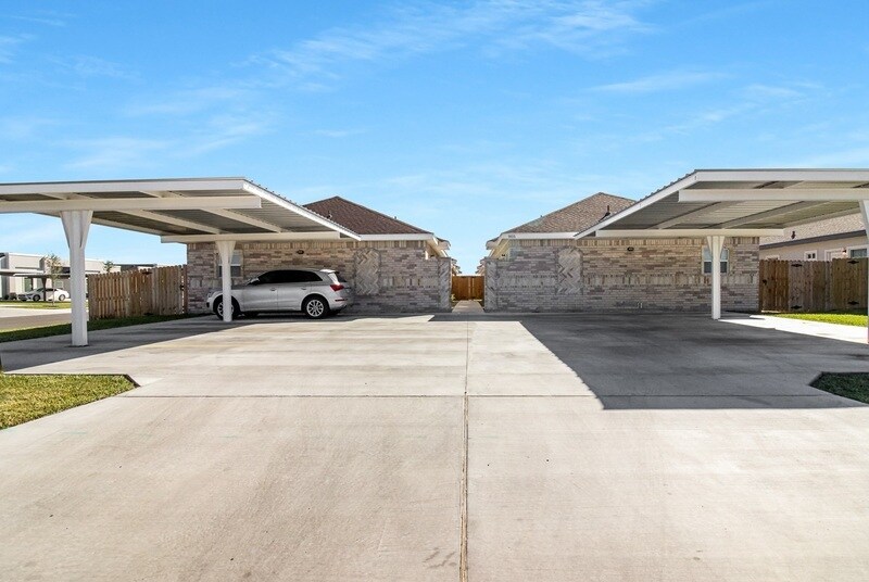 Primary Photo - 905 West Mahala Avenue - 3