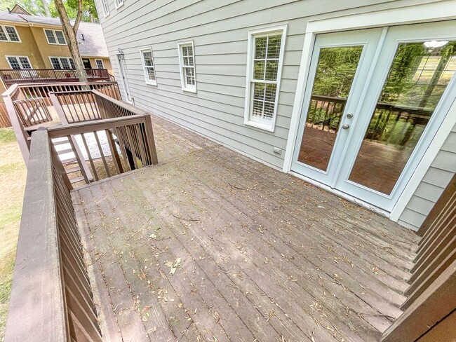 Building Photo - Finished Basement 4BR/3BA