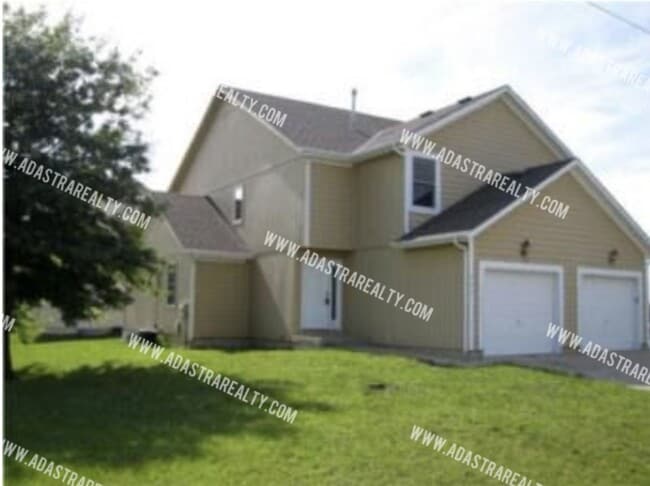 Building Photo - Beautiful and Spacious Louisburg Townhome-Coming SOON!!