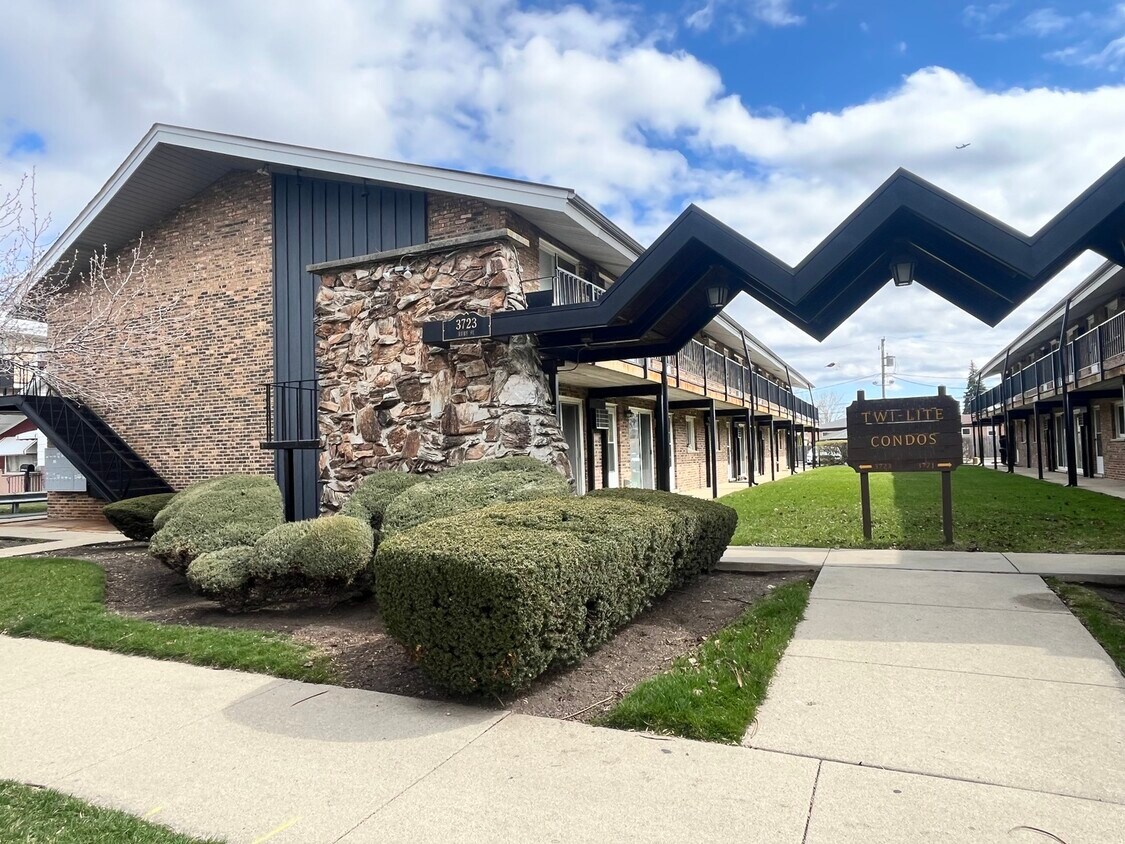 3723 Ruby St Unit 106, Schiller Park, IL 60176 Condo for Rent in