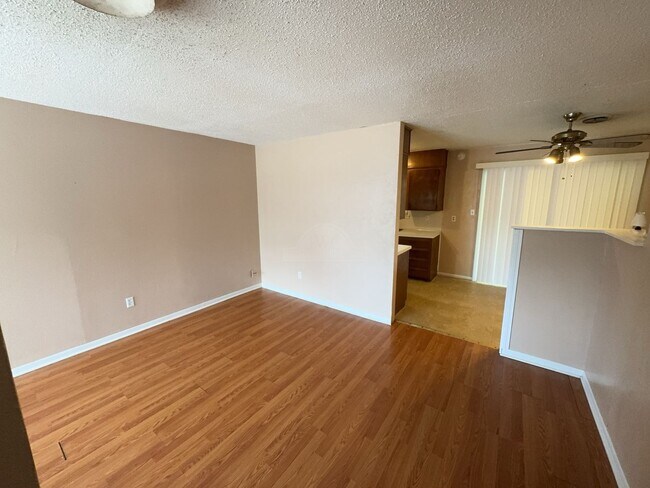 Building Photo - 608 S 19th St