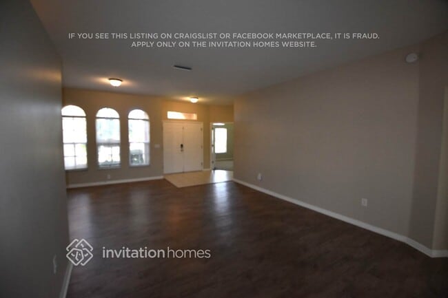 Building Photo - 1413 W River Ct