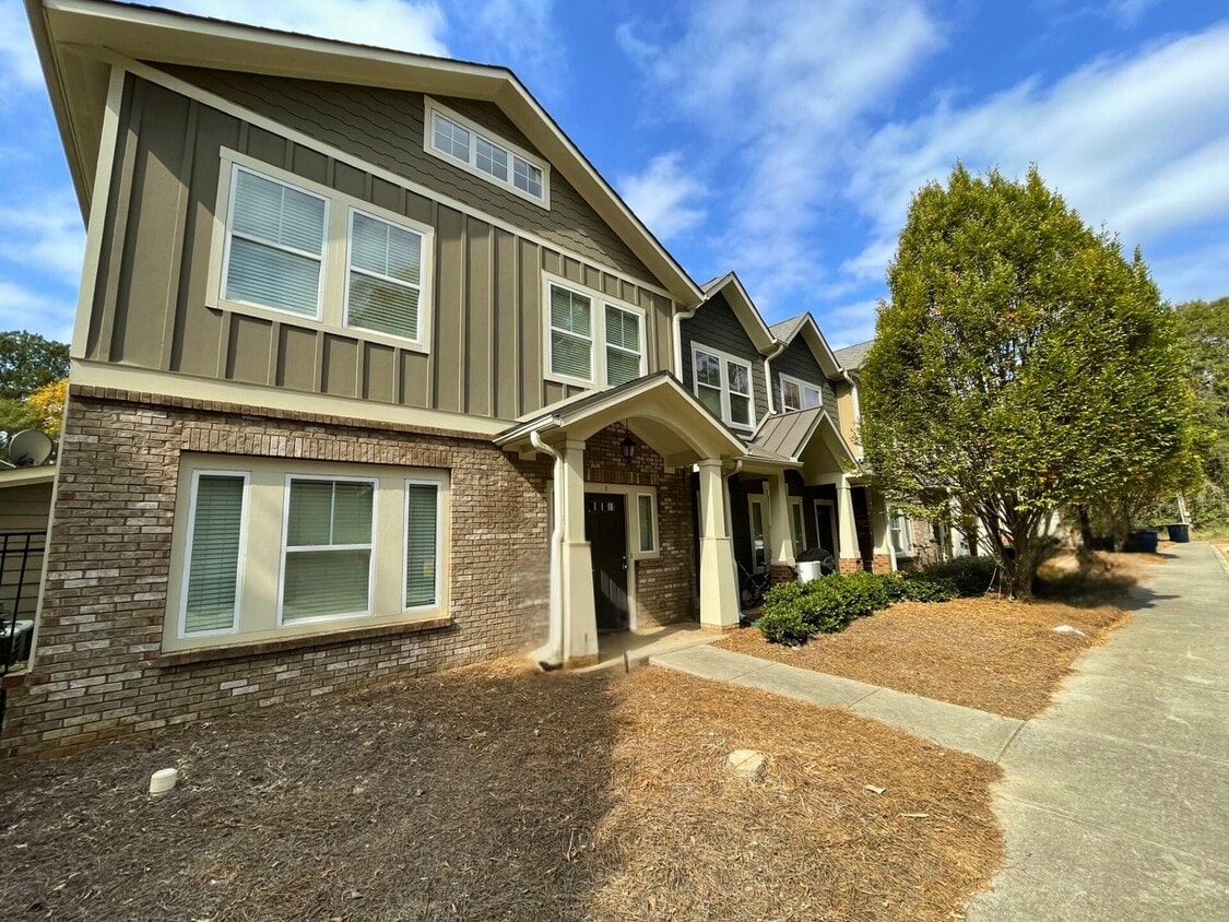 Photo - 125 Hobson Avenue